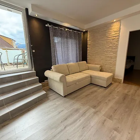 Monteur Apartament